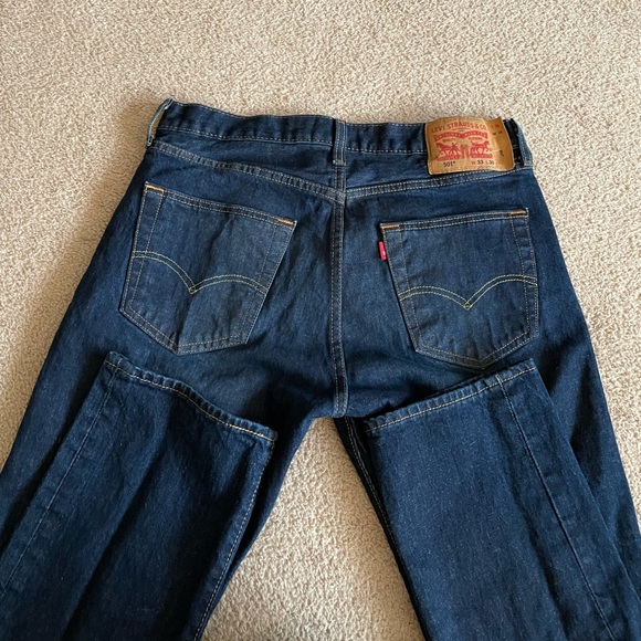 Levi’s 501 size 33/30 dark wash - Picture 3 of 4